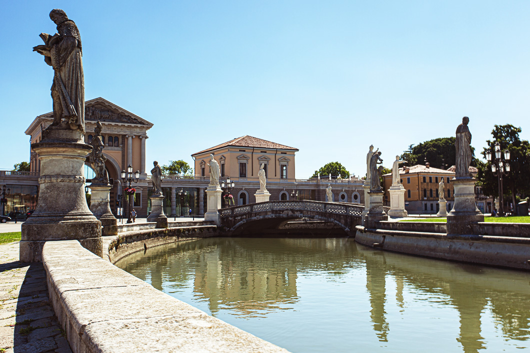 landscape-of-view-of-prato-della-valle-in-padua-in-italy