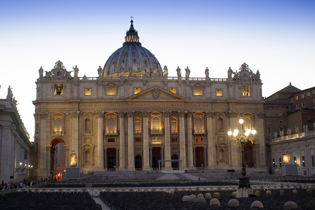 vatican-city-in-the-evening-2021-08-26-15-36-54-utc